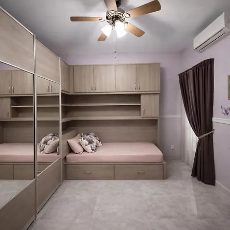 Short Minutes Walk To The Sea Fully Air Conditioned Дом отдыха *