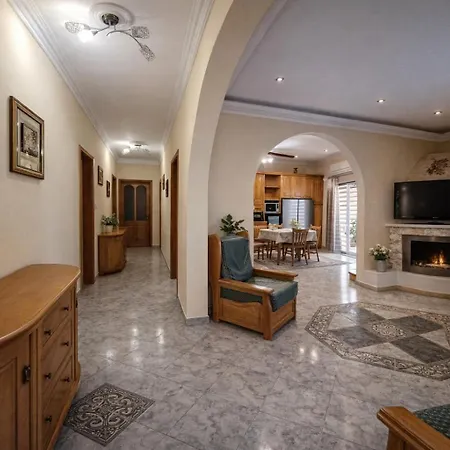 Σπίτι διακοπών Short Minutes Walk To The Sea Fully Air Conditioned *