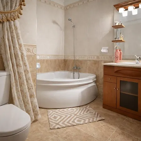 Short Minutes Walk To The Sea Fully Air Conditioned Il-Mahsel