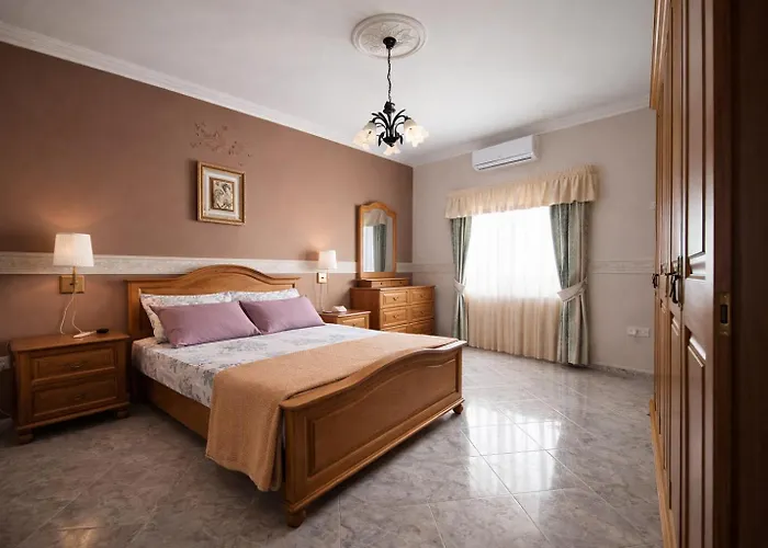 Short Minutes Walk To The Sea Fully Air Conditioned Σπίτι διακοπών Il-Mahsel