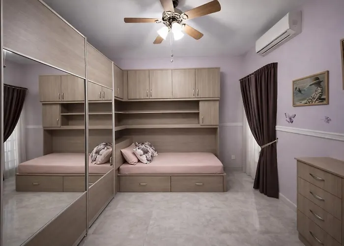 Short Minutes Walk To The Sea Fully Air Conditioned Σπίτι διακοπών *