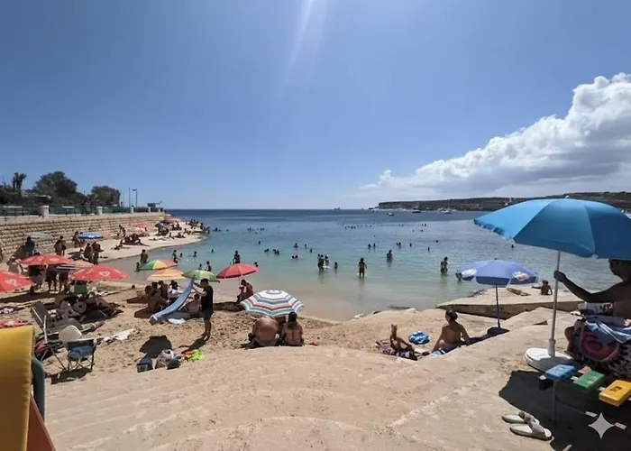 Short Minutes Walk To The Sea Fully Air Conditioned *